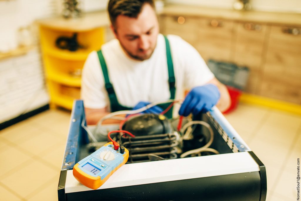 i-A ELEKTRO - Elektroinstallationen vom Fachbetrieb. - Prüfung "ortsveränderlicher" elektrischer Betriebsmittel nach DGUV V3
